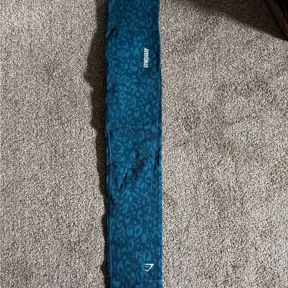 GYMSHARK BLUE LEOPARD PRINT LEGGINGS 🐆💙